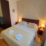 Deluxe Sea View Apartman *