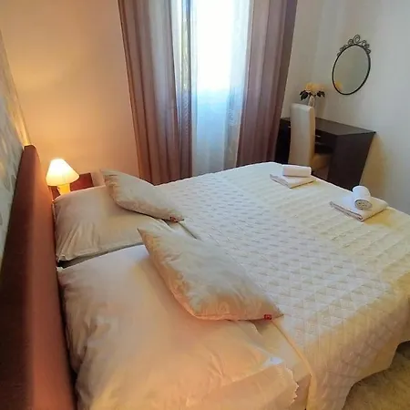 Deluxe Sea View Apartment