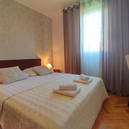 Deluxe Sea View Apartment