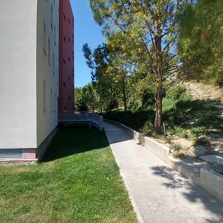 Deluxe Sea View Апартаменти *