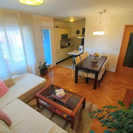 Apartment Deluxe Sea View